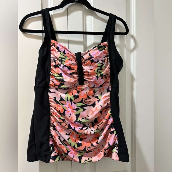 BloomChic Plus Size Floral Print Swim Top - Picture 1 of 2